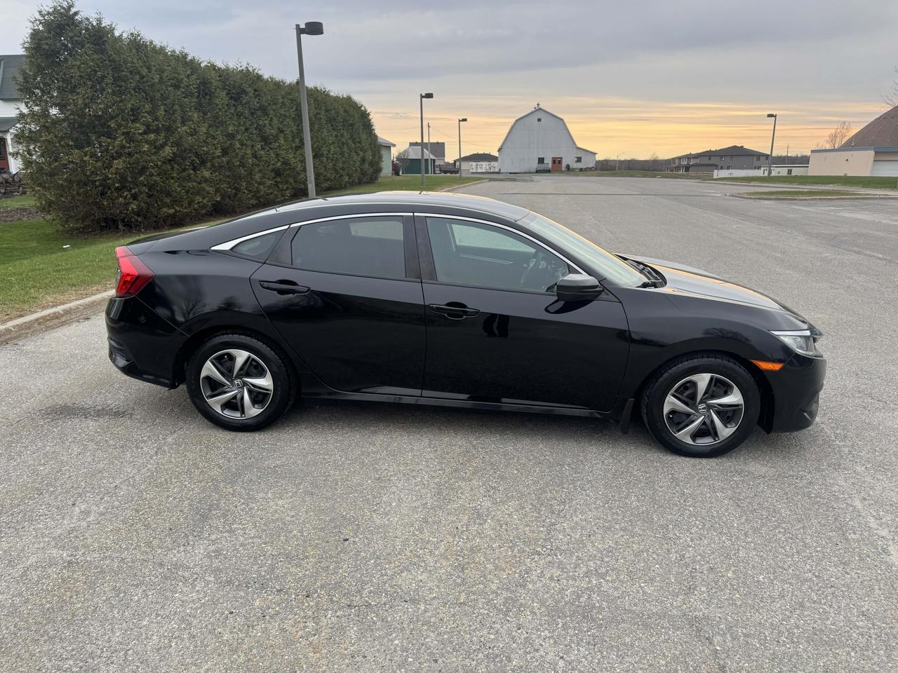2018 Honda Civic LX - No Accidents - Certified Photo3