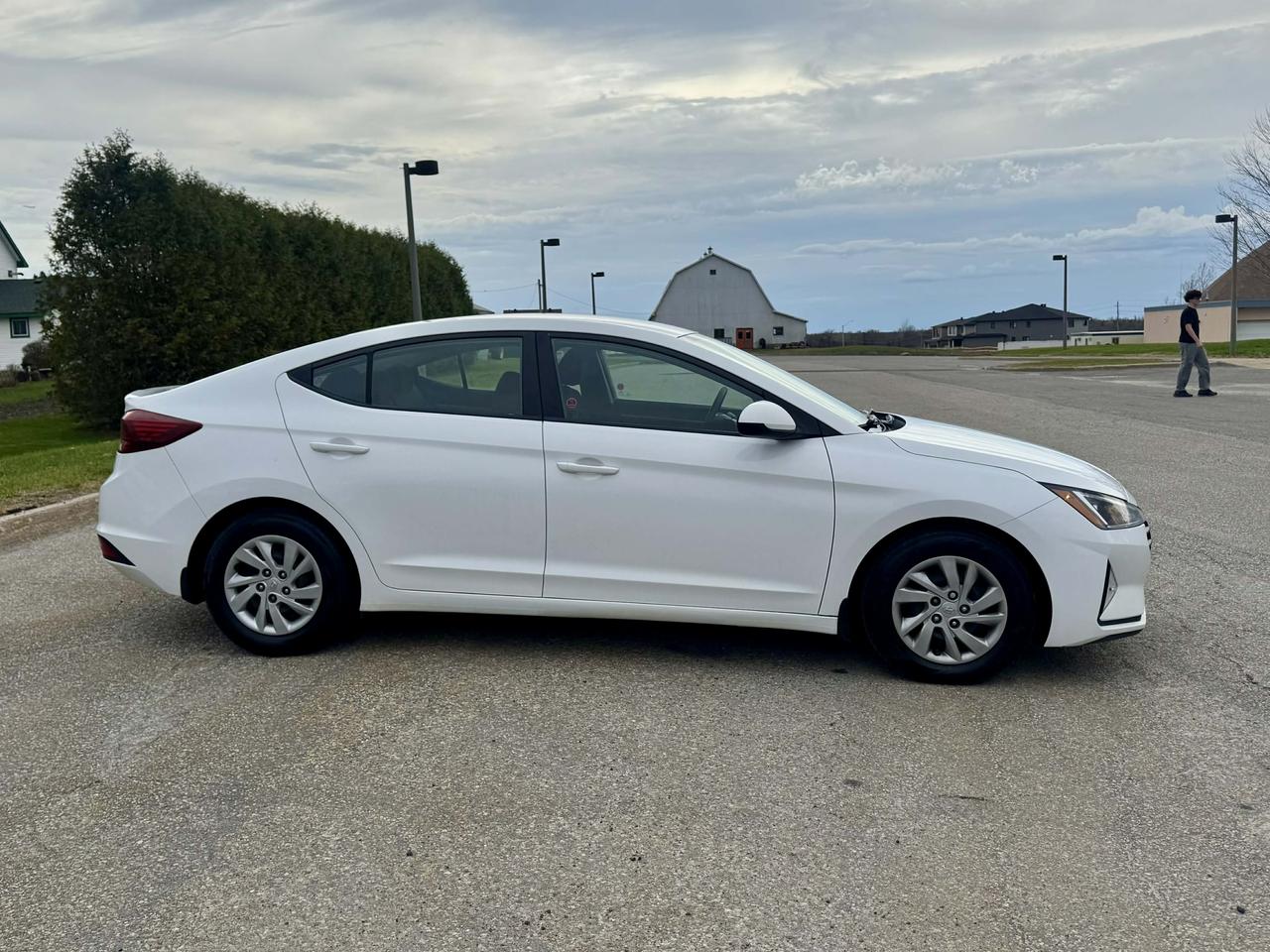 2019 Hyundai Elantra No Accidents - Certified Photo3