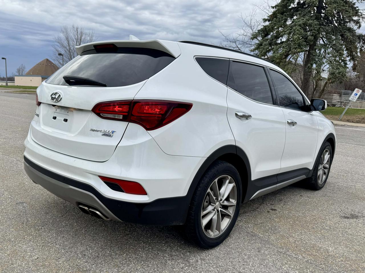 2018 Hyundai Santa Fe Sport Fully Loaded - No Accidents - Certified Photo