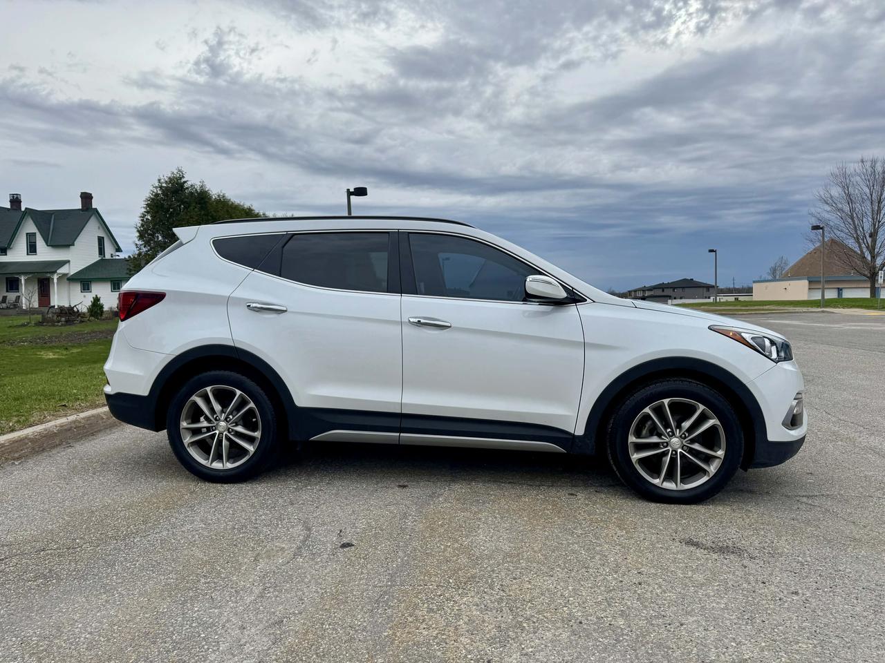 2018 Hyundai Santa Fe Sport Fully Loaded - No Accidents - Certified Photo3