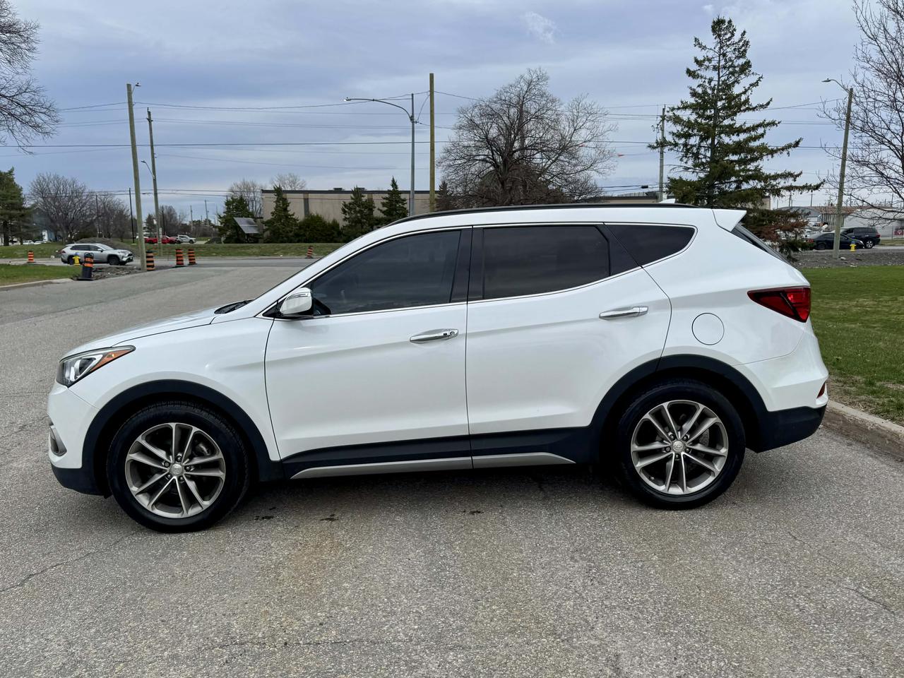 2018 Hyundai Santa Fe Sport Fully Loaded - No Accidents - Certified Photo