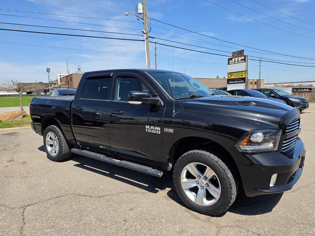 2017 RAM 1500 SPORT Photo2