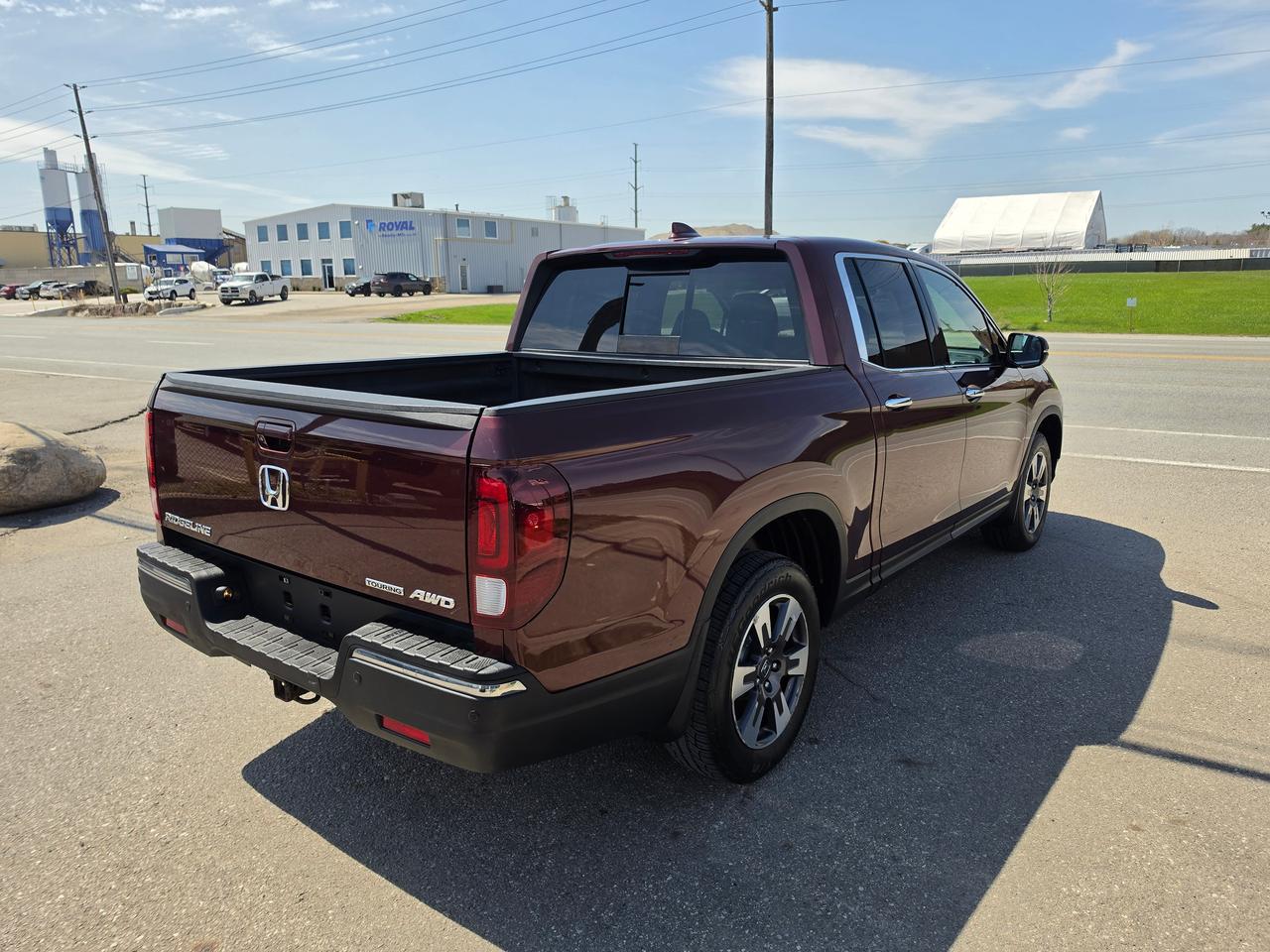 2018 Honda Ridgeline TOURING Photo4