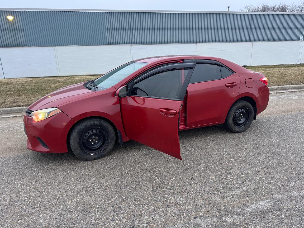 2015 Toyota Corolla L Photo2