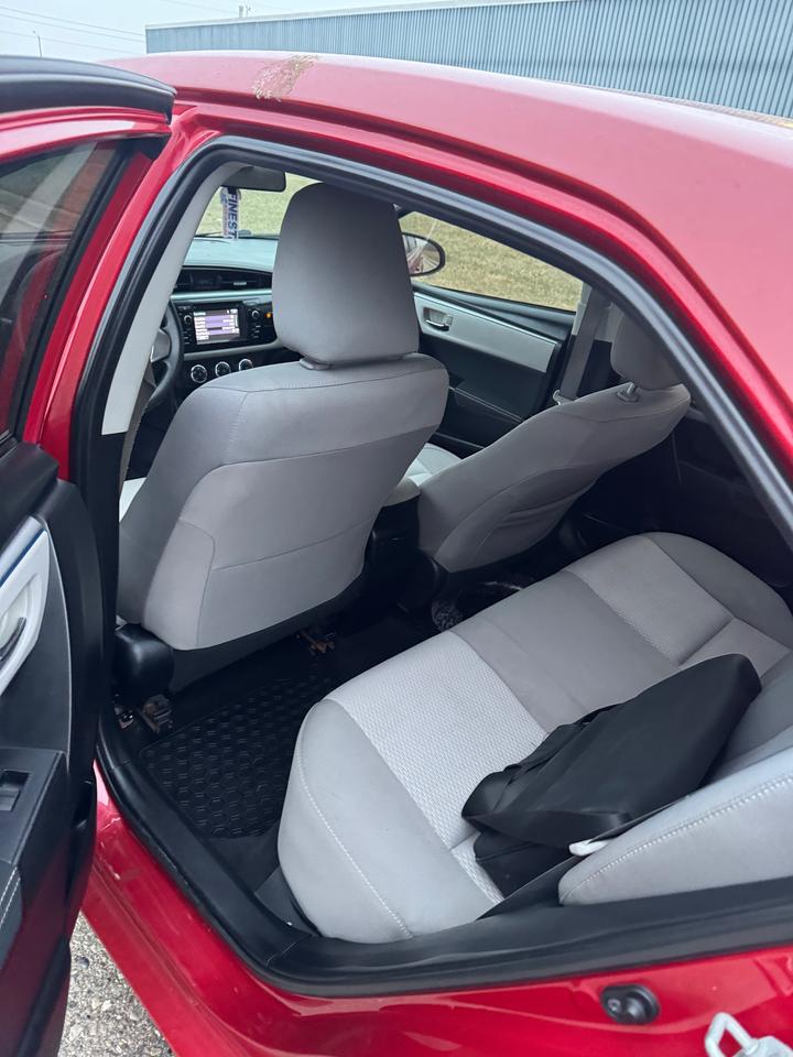 2015 Toyota Corolla L Photo