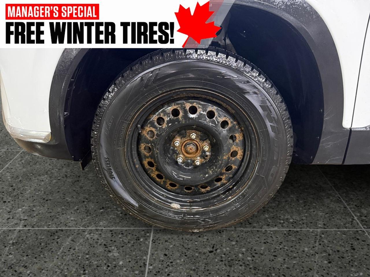 2023 Hyundai Santa Fe Preferred AWD WITH TWO SETS OF TIRES Photo
