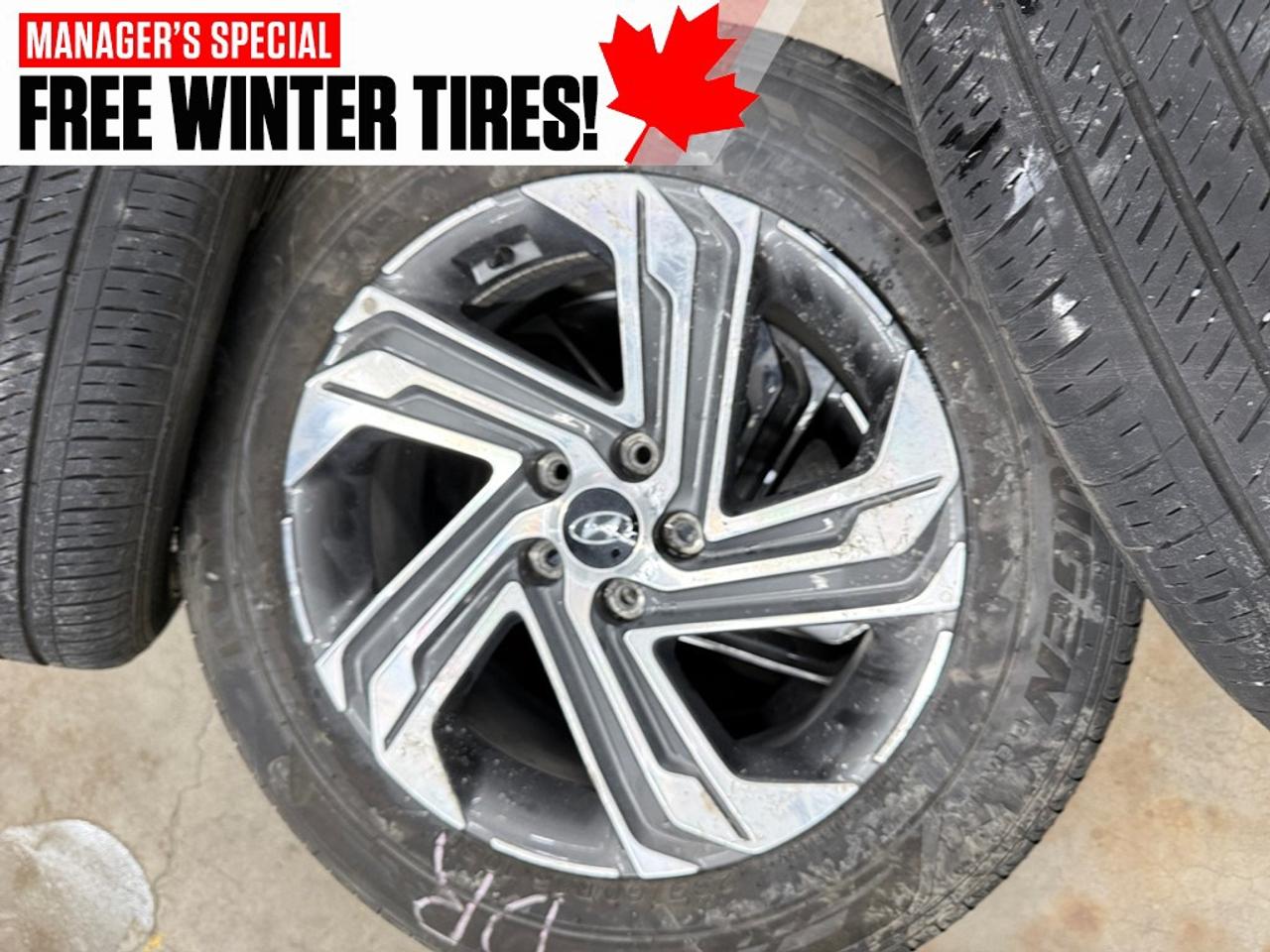 2023 Hyundai Santa Fe Preferred AWD WITH TWO SETS OF TIRES Photo