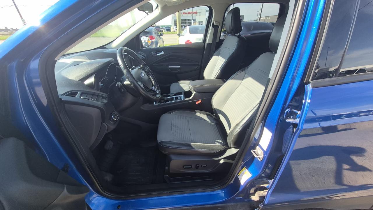2019 Ford Escape SE, ONE OWNER, NO ACCIDENTS, 2 SET WHEELS CERT Photo
