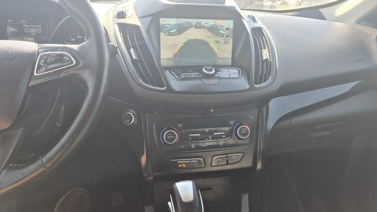 2019 Ford Escape SE, ONE OWNER, NO ACCIDENTS, 2 SET WHEELS CERT Photo