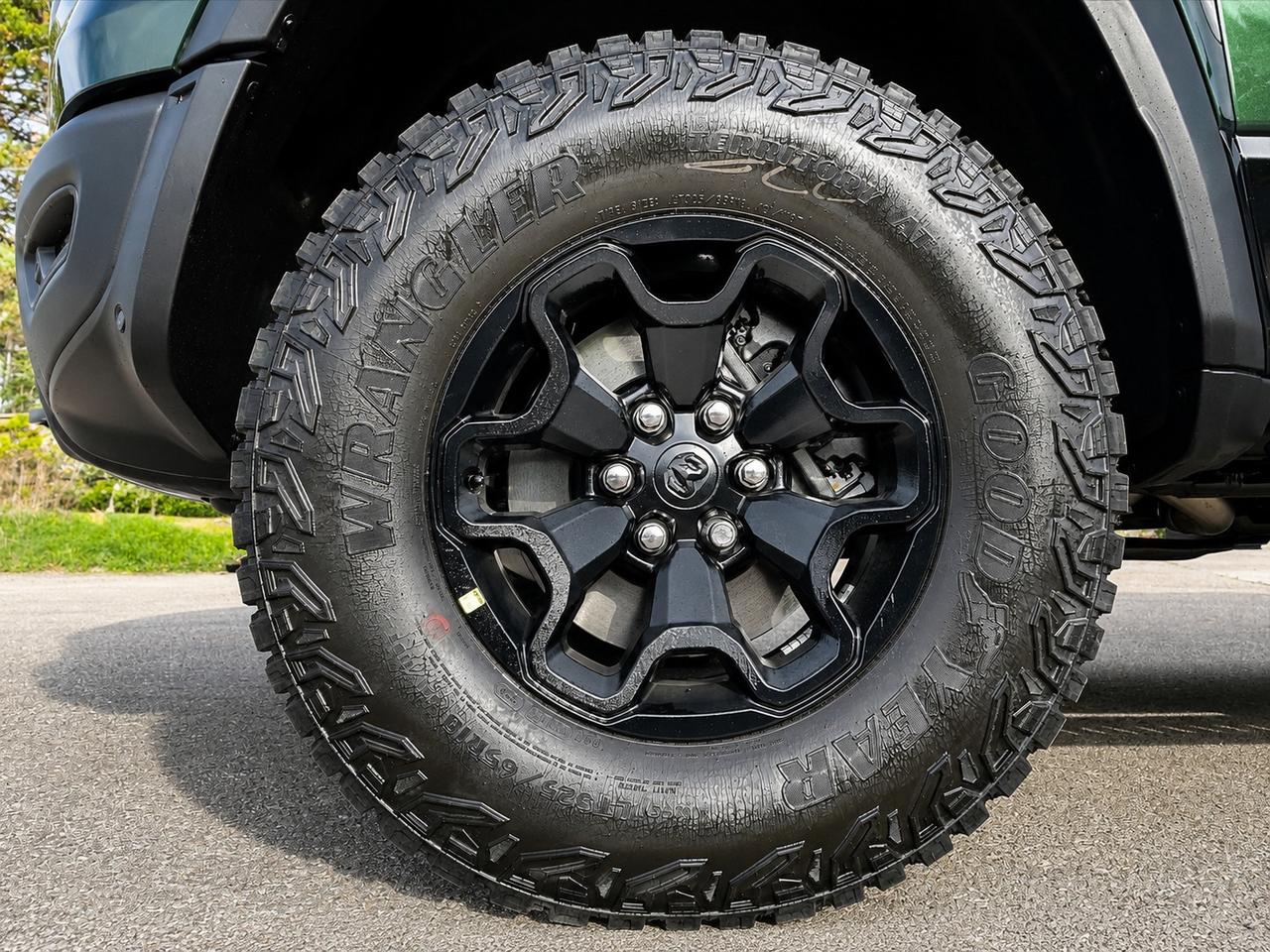 2026 RAM 1500 RHO CREW 4X4 | Red Accents | Pano Roof | Level 1 Photo