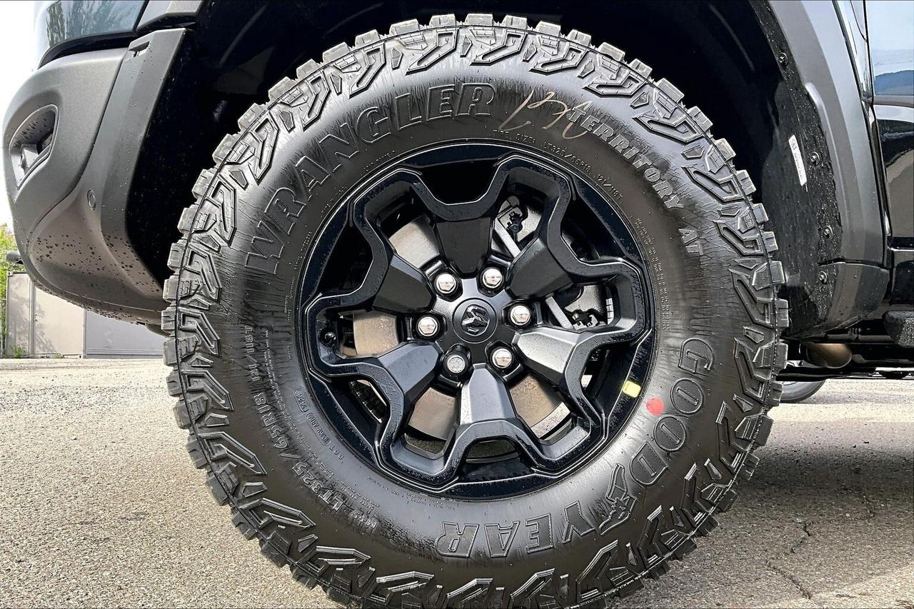 2026 RAM 1500 RHO CREW 4X4 | Red Accents | Pano Roof | Level 1 Photo