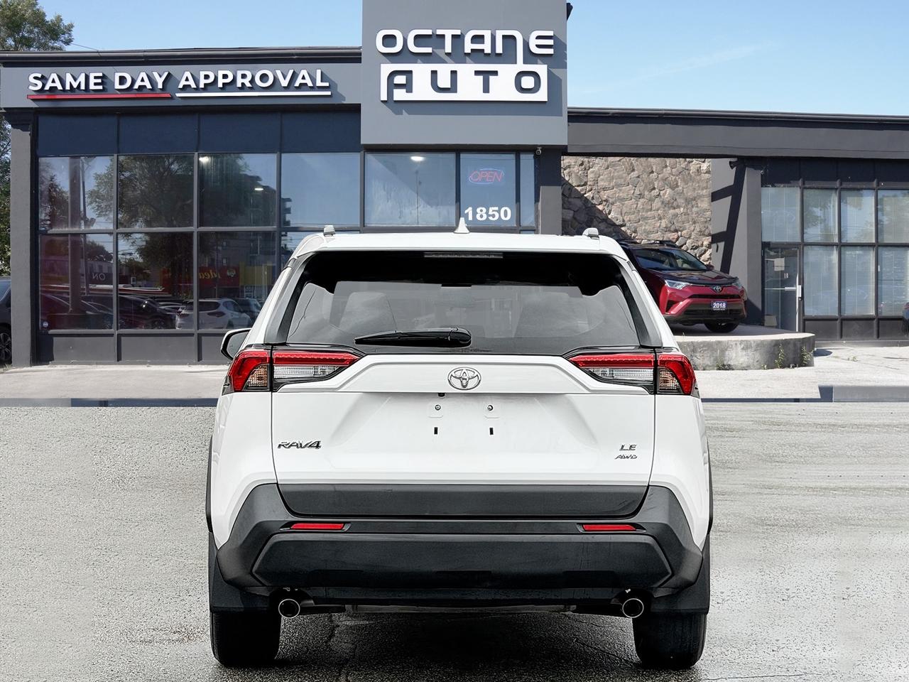2020 Toyota RAV4 LE AWD Photo