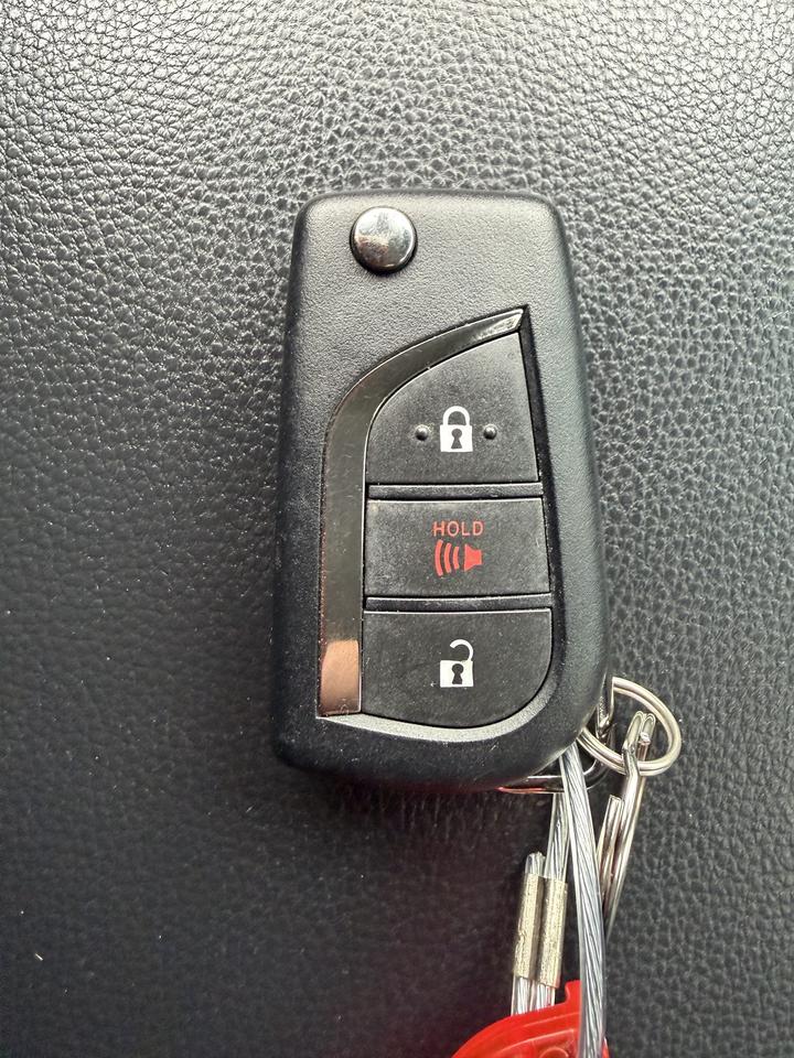 2020 Toyota RAV4 LE AWD Photo