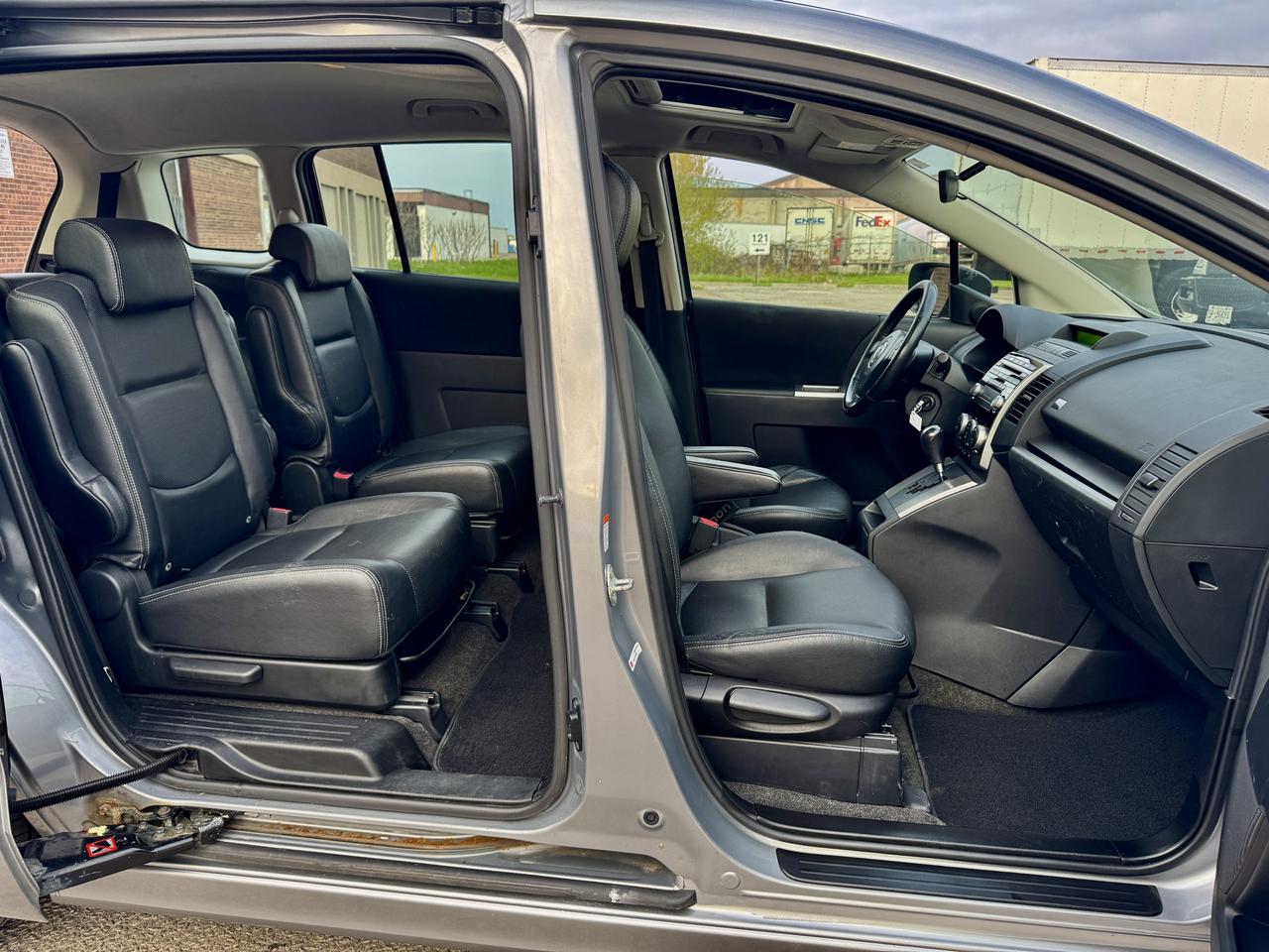 2010 Mazda MAZDA5 GS Photo