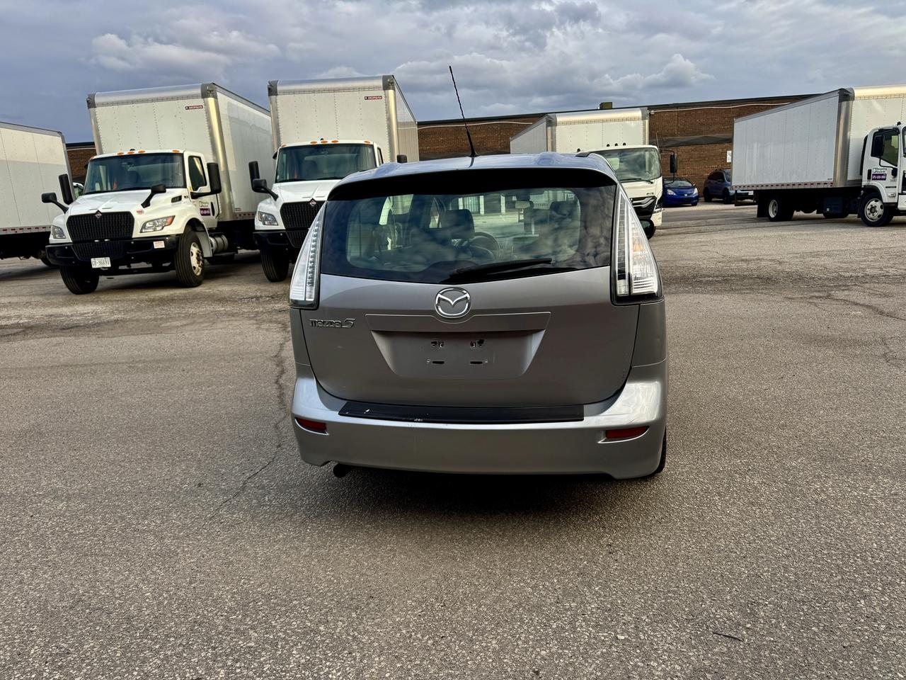 2010 Mazda MAZDA5 GS Photo