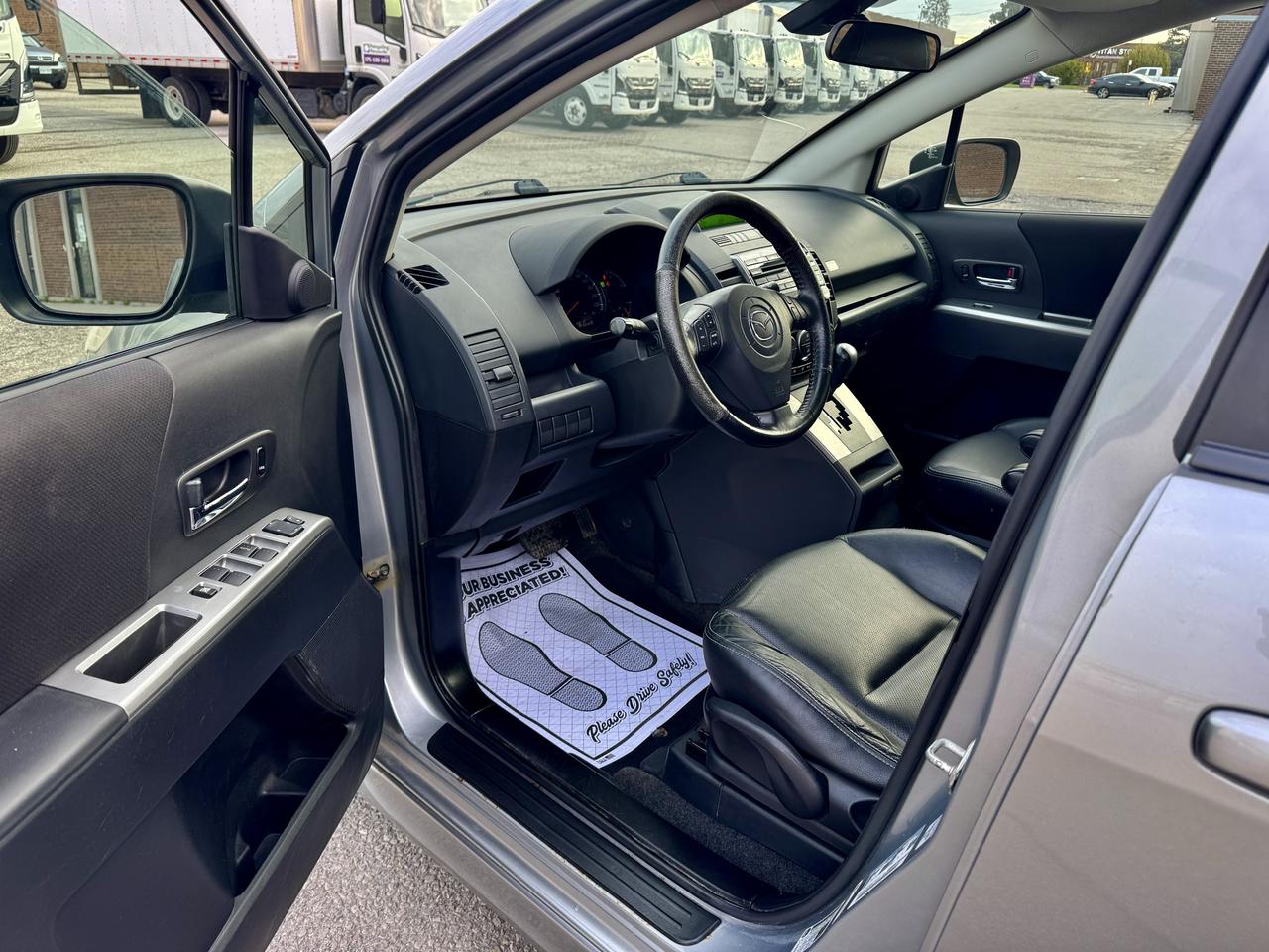 2010 Mazda MAZDA5 GS Photo