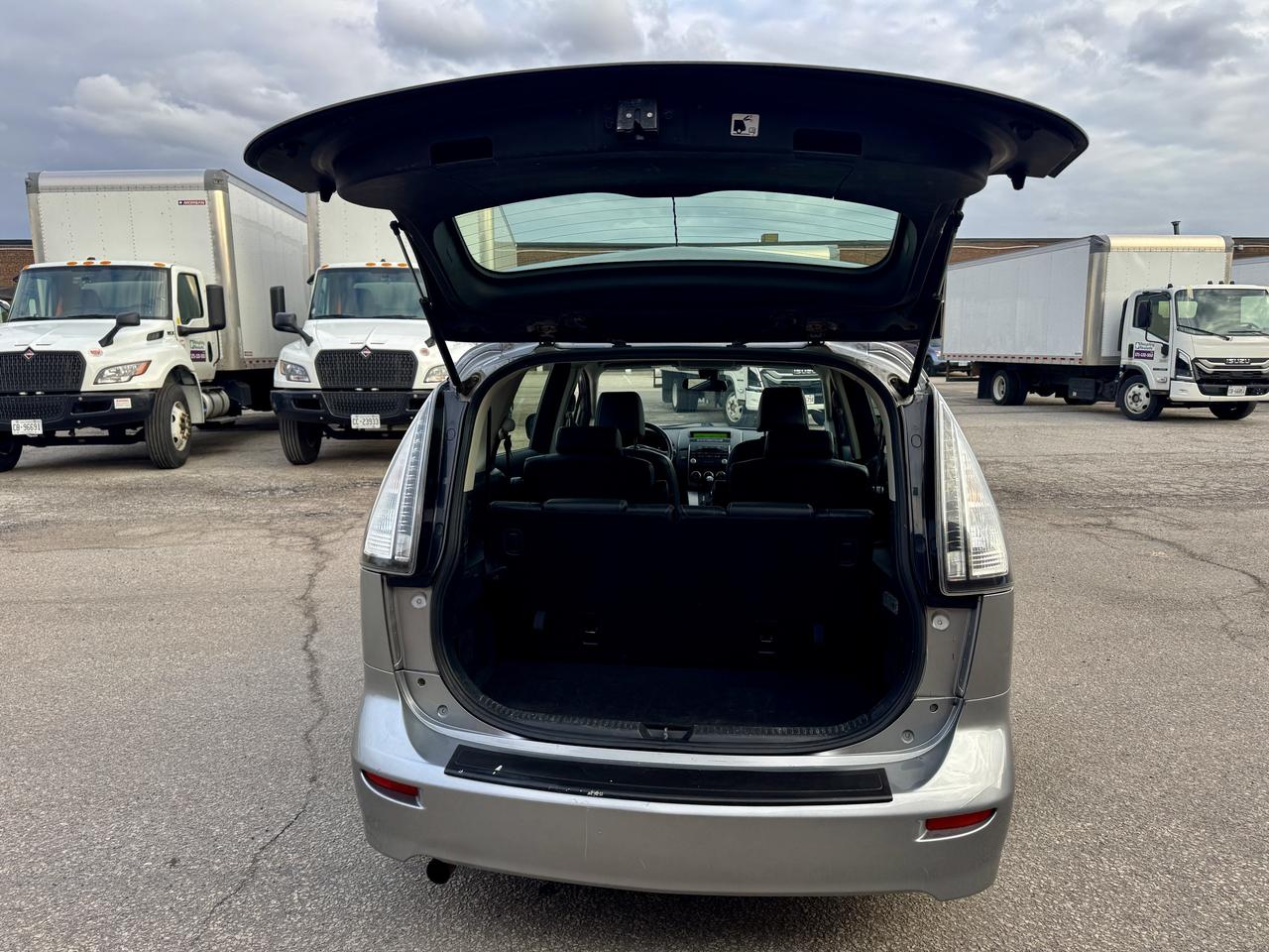 2010 Mazda MAZDA5 GS Photo