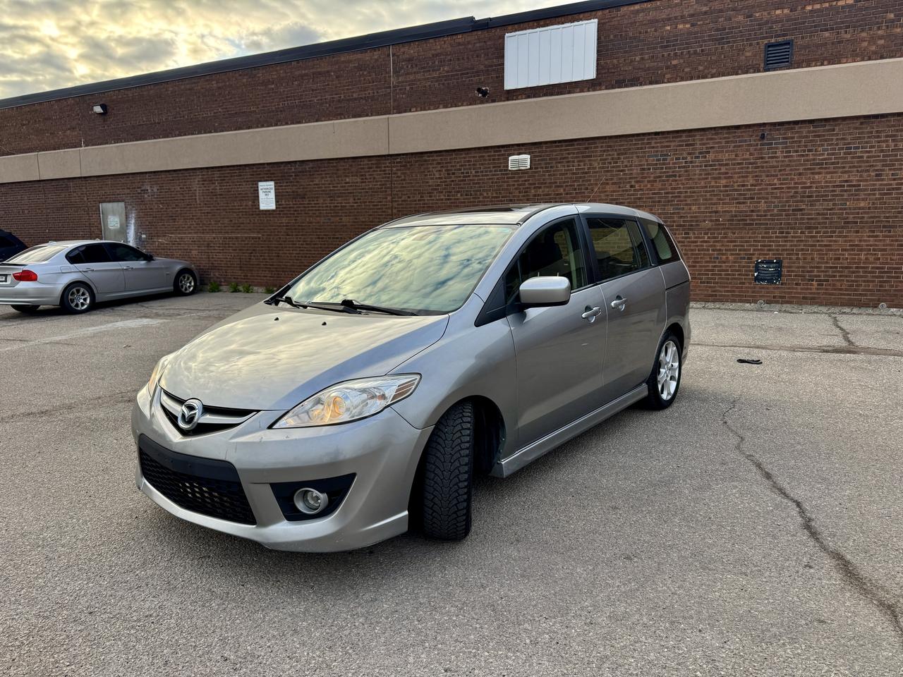 2010 Mazda MAZDA5 GS Photo
