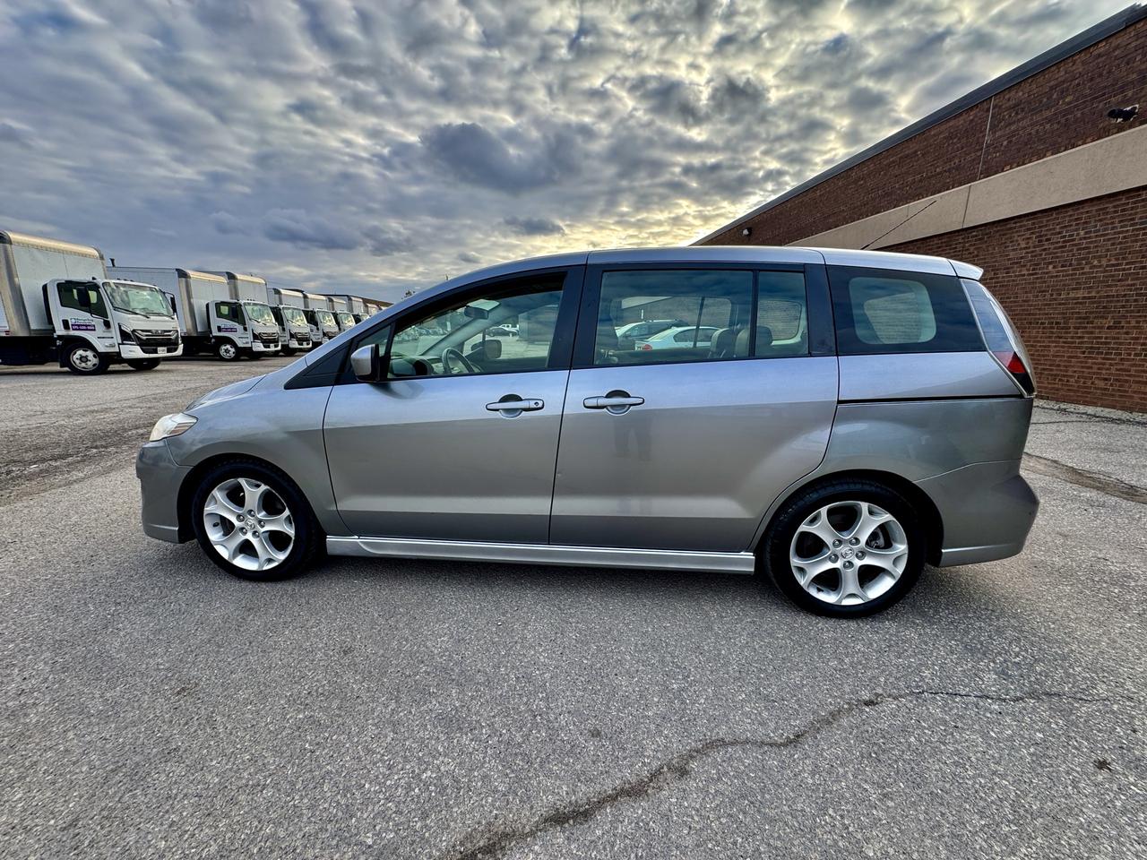 2010 Mazda MAZDA5 GS Photo3