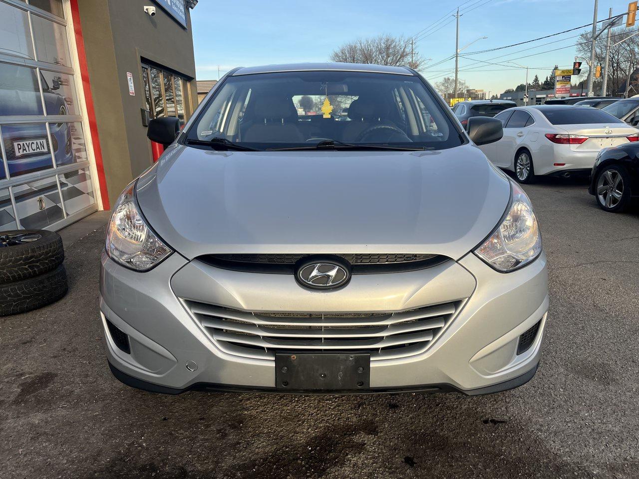 2012 Hyundai Tucson GL Photo