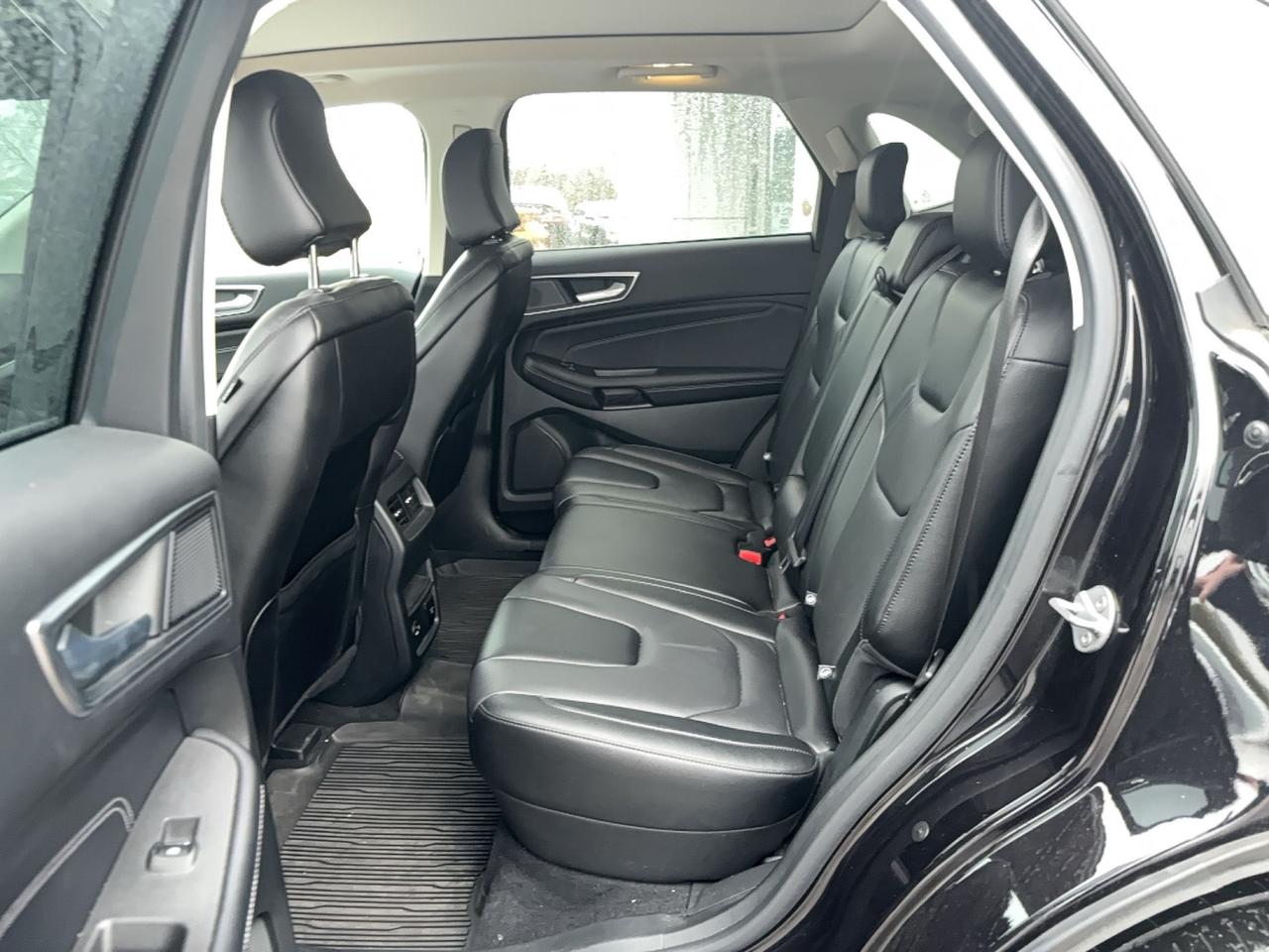 2022 Ford Edge TITANIUM! 2L ECOBOOST! HEATED STEERING WHEEL! Photo