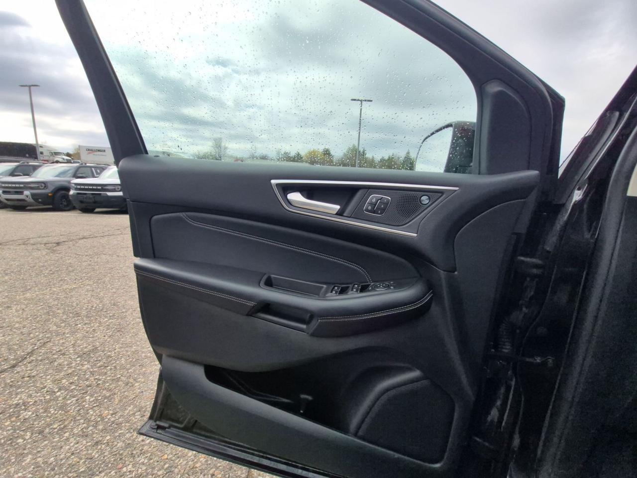 2022 Ford Edge TITANIUM! 2L ECOBOOST! HEATED STEERING WHEEL! Photo