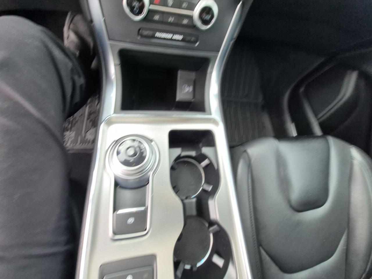 2022 Ford Edge TITANIUM! 2L ECOBOOST! HEATED STEERING WHEEL! Photo