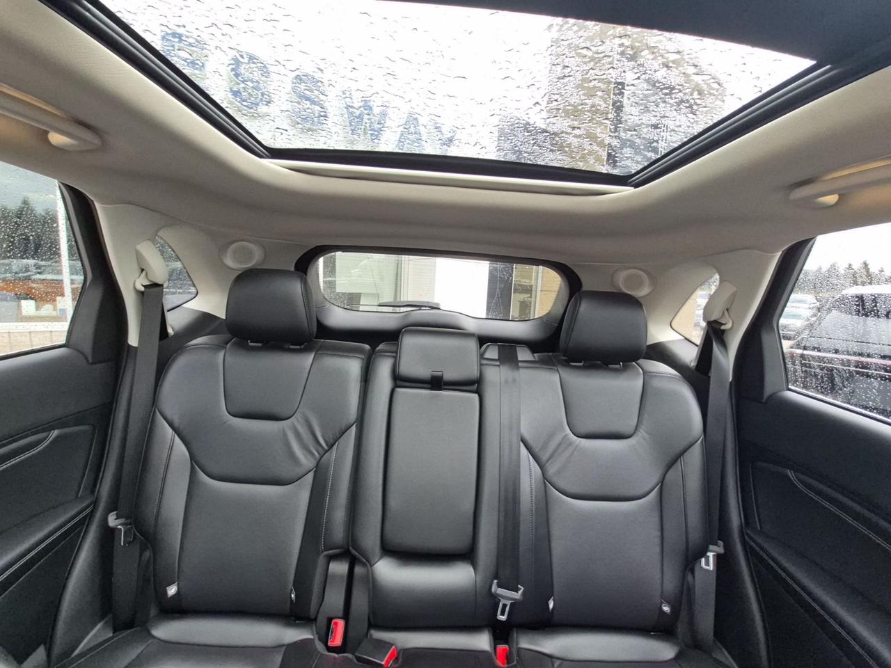 2022 Ford Edge TITANIUM! 2L ECOBOOST! HEATED STEERING WHEEL! Photo