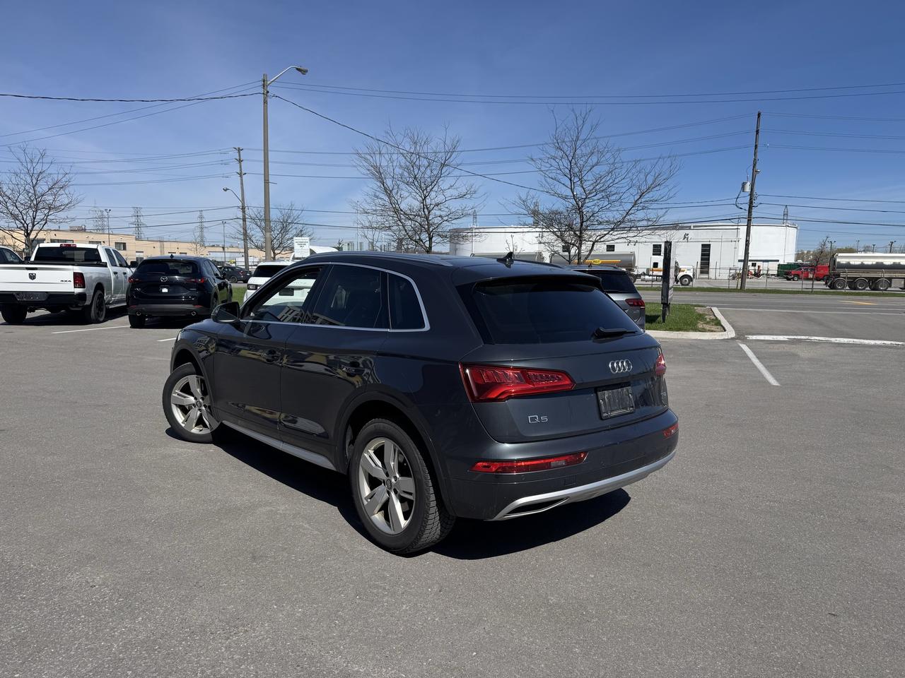 2018 Audi Q5 TECHNIK AWD LEATHER PAN/ROOF NAV B/SPOT CAMERA Photo4