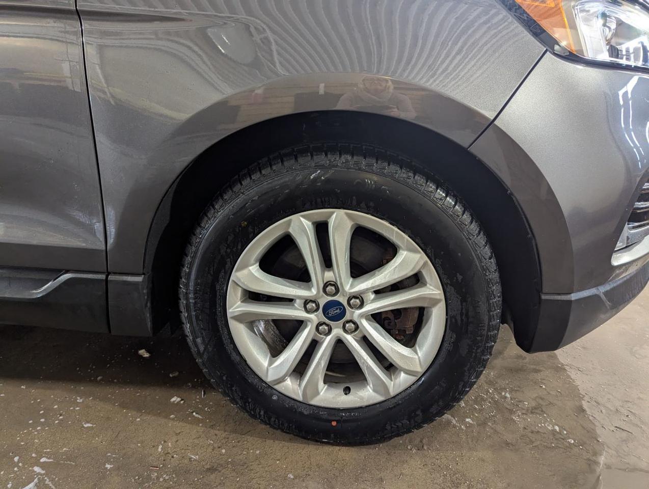 2019 Ford Edge SEL WITH NEW TIRES!! Photo