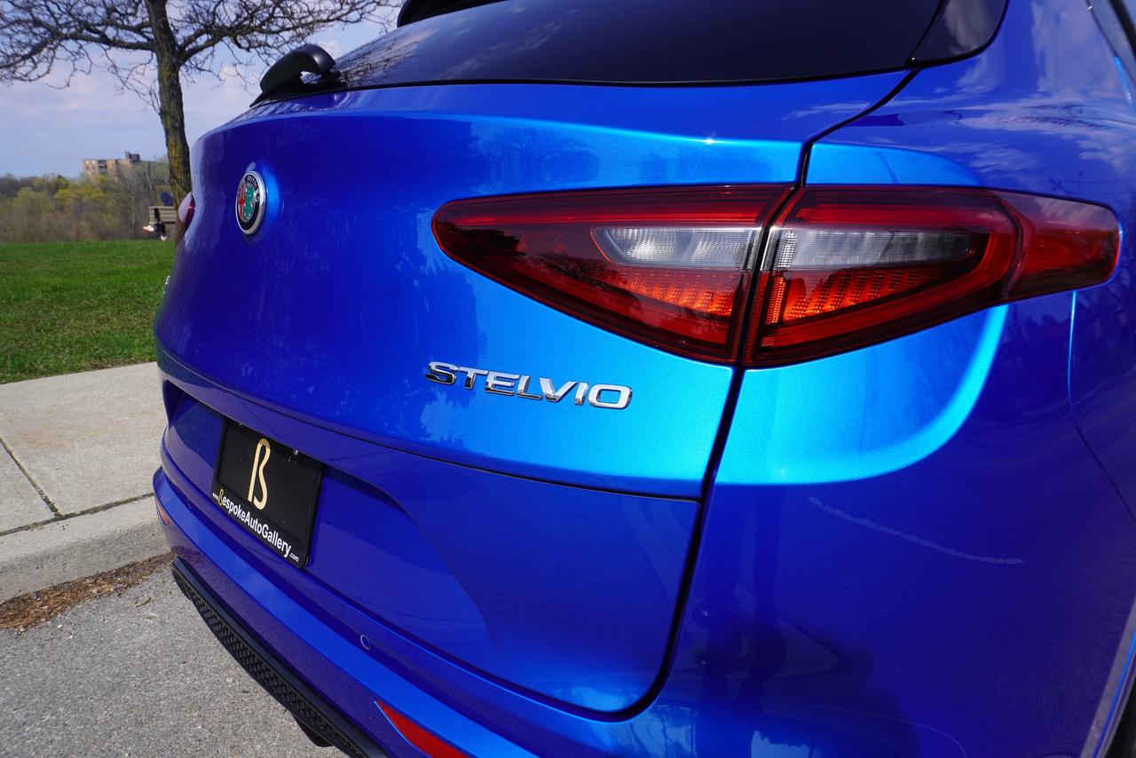 2022 Alfa Romeo Stelvio VELOCE / 1 OWNER / NO ACCIDENTS / IMMACULATE SHAPE Photo