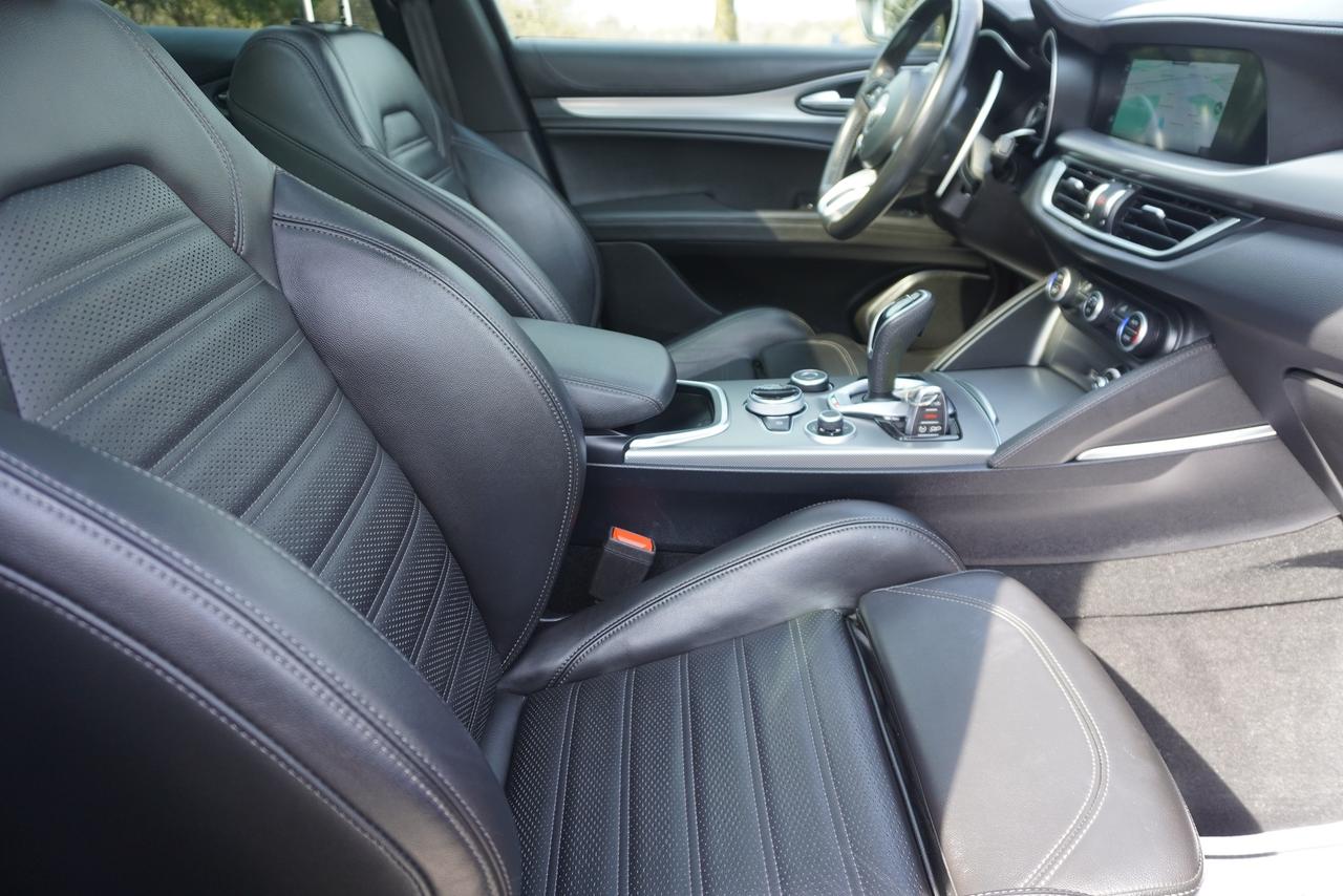 2022 Alfa Romeo Stelvio VELOCE / 1 OWNER / NO ACCIDENTS / IMMACULATE SHAPE Photo