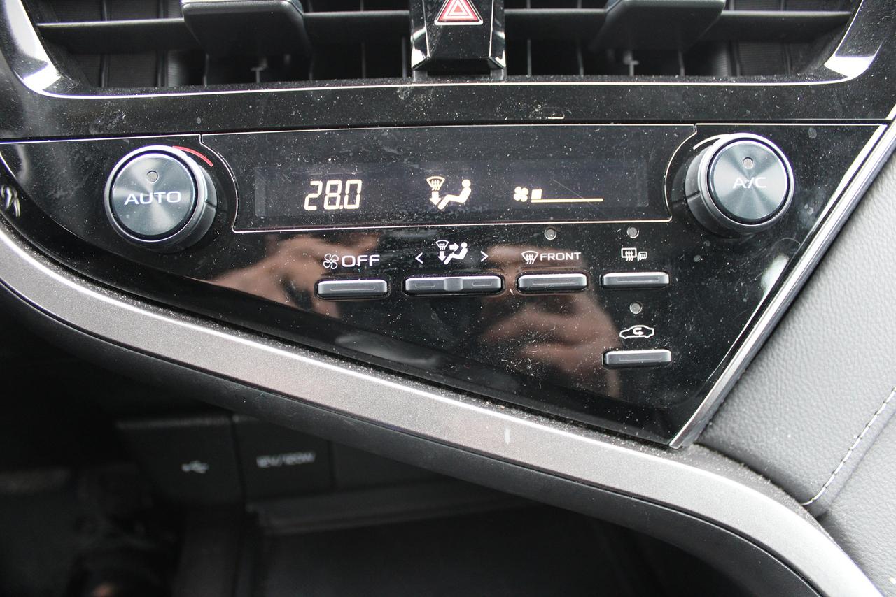 2024 Toyota Camry SE Auto Photo