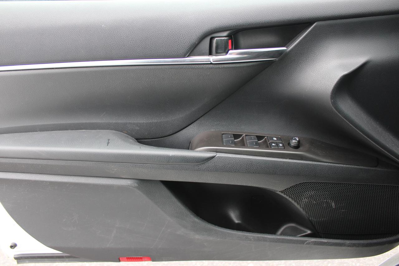 2024 Toyota Camry SE Auto Photo