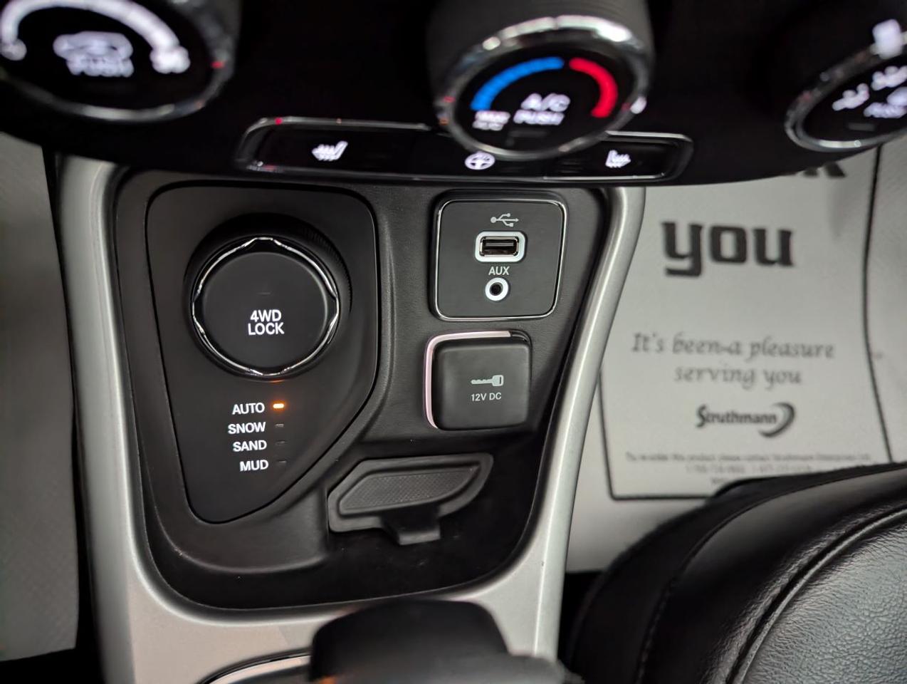 2018 Jeep Compass North 4X4 WITH LEATHER!! Photo