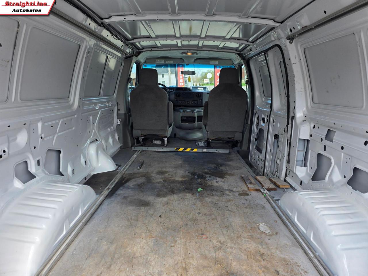 2014 Ford E250 Commercial Photo