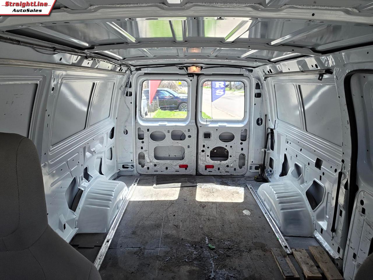 2014 Ford E250 Commercial Photo