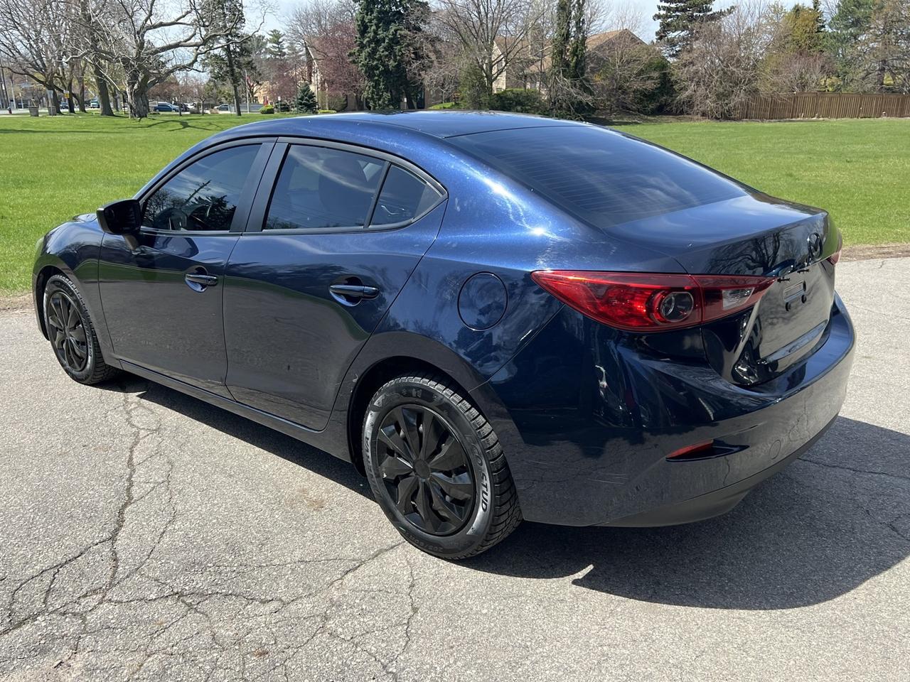 2016 Mazda MAZDA3 i Sport AT 4-Door Photo