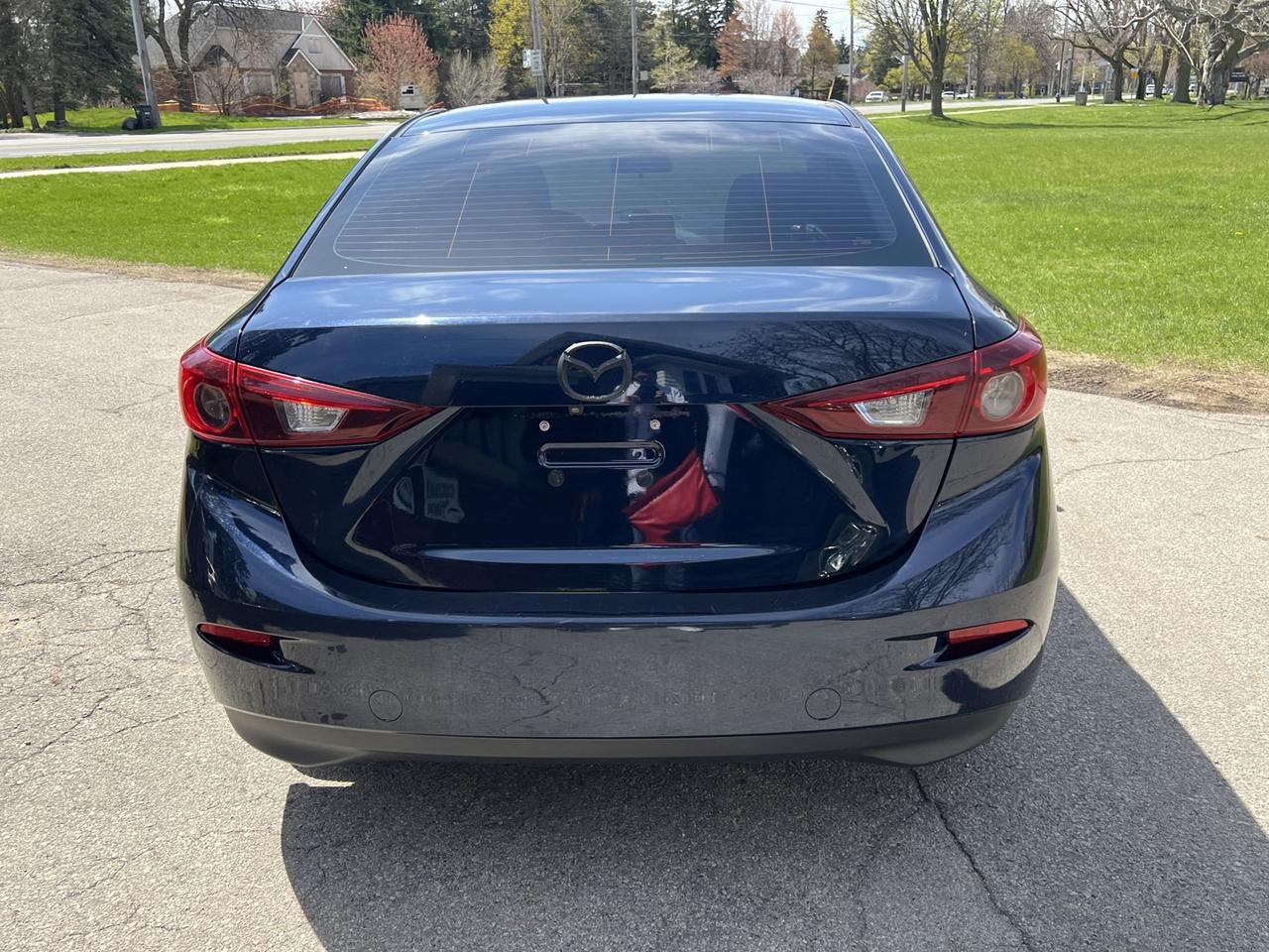 2016 Mazda MAZDA3 i Sport AT 4-Door Photo