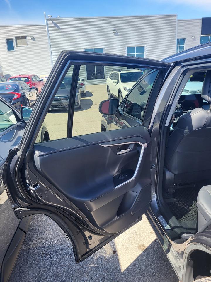 2023 Toyota RAV4 Hybrid Limited Photo