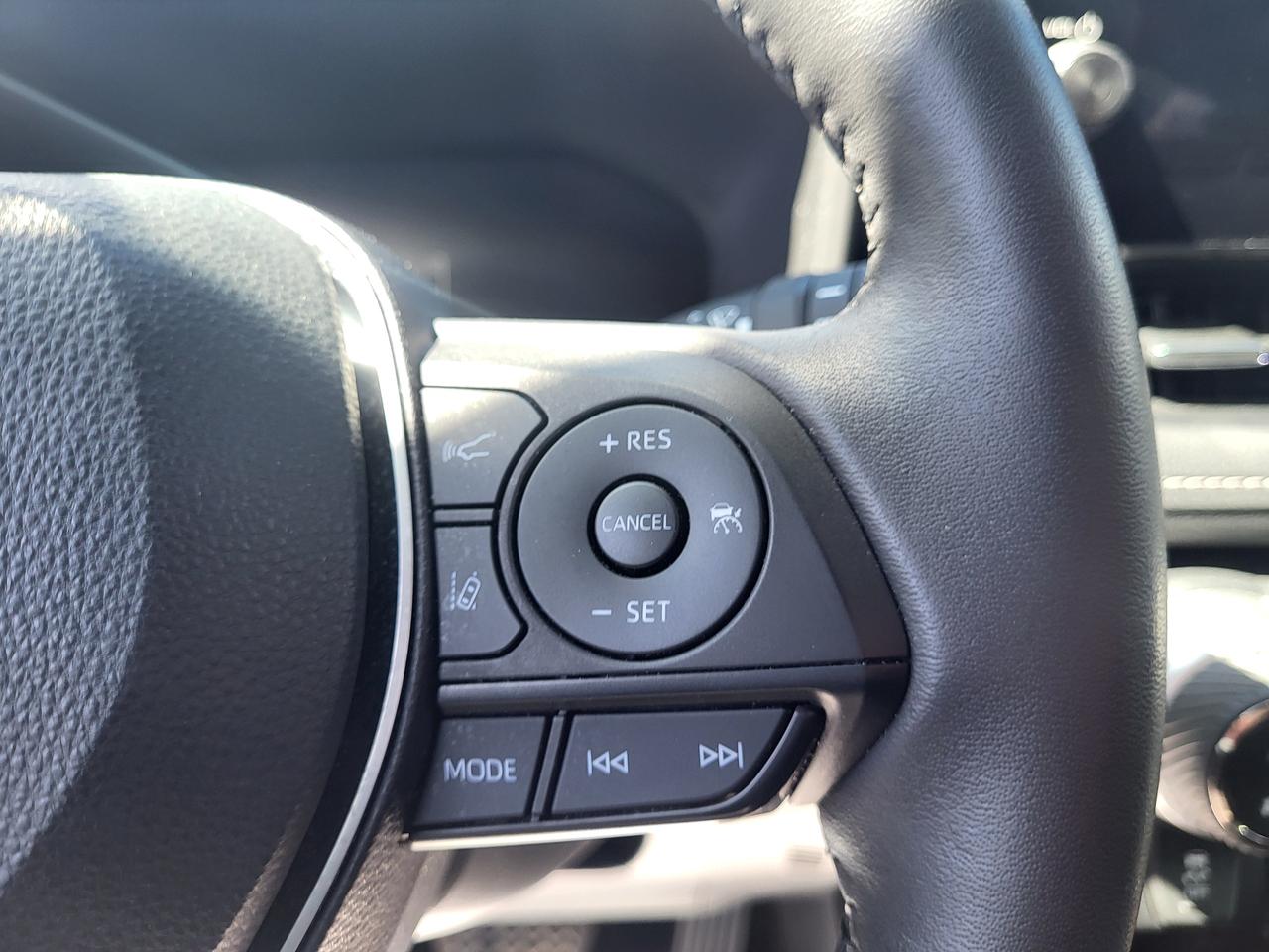 2023 Toyota RAV4 Hybrid Limited Photo