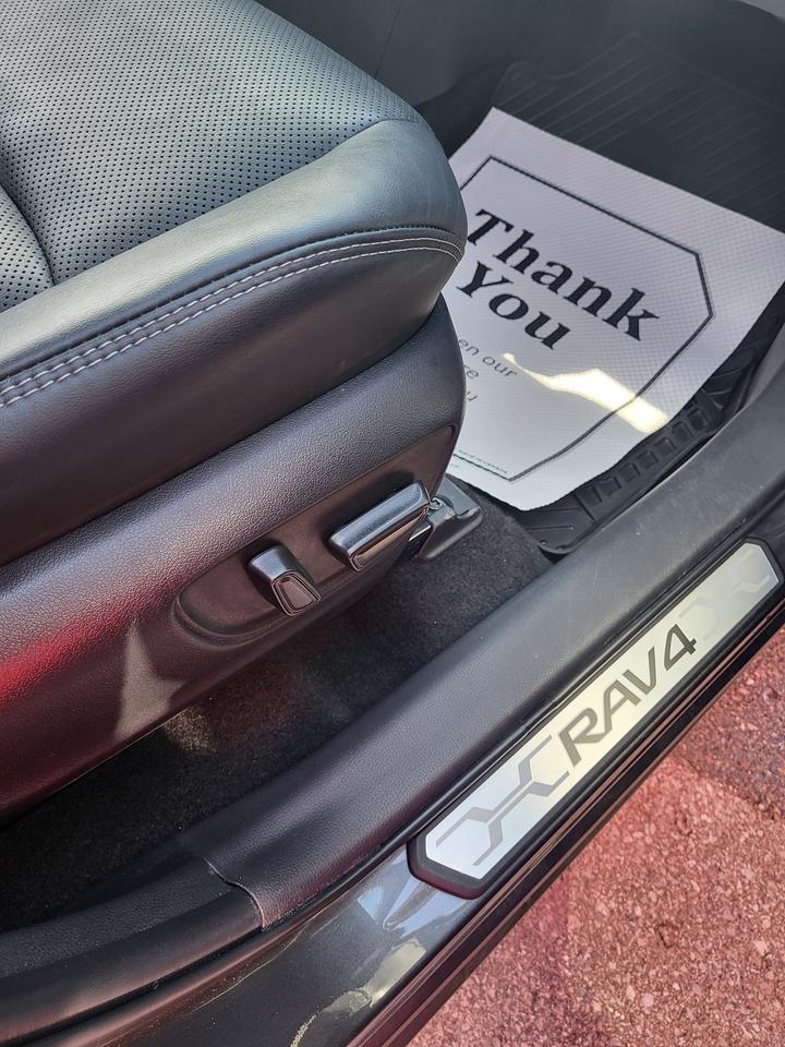 2023 Toyota RAV4 Hybrid Limited Photo