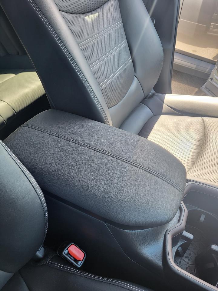 2023 Toyota RAV4 Hybrid Limited Photo