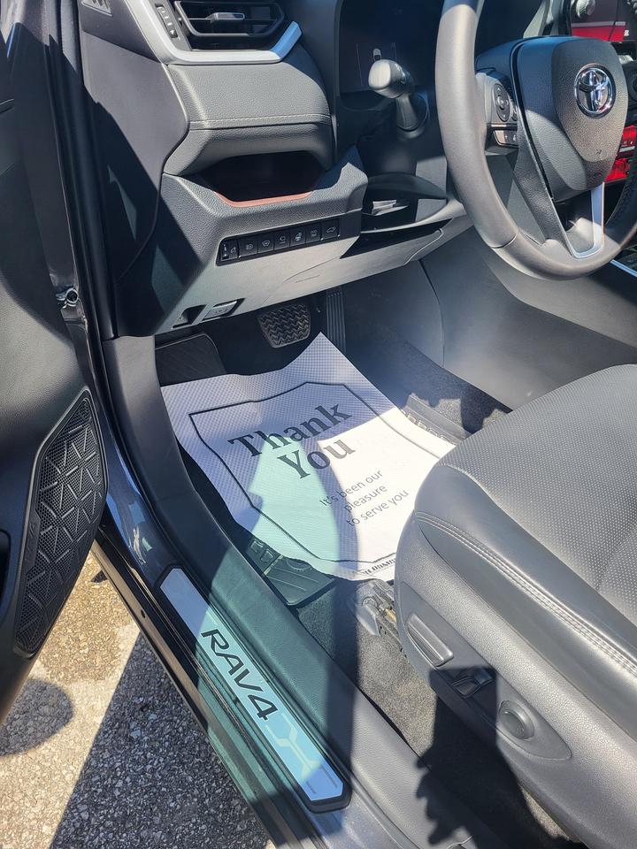 2023 Toyota RAV4 Hybrid Limited Photo