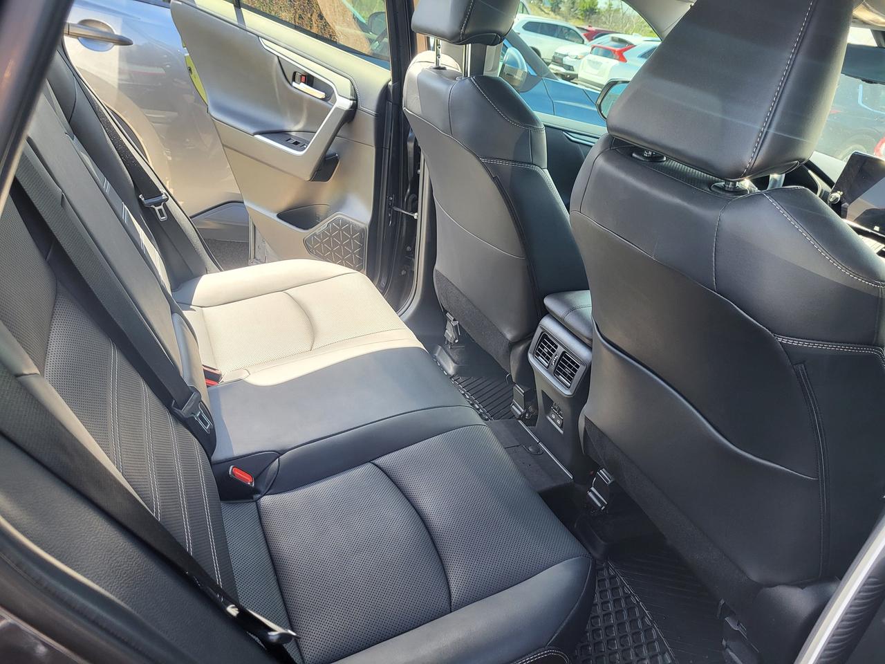 2023 Toyota RAV4 Hybrid Limited Photo