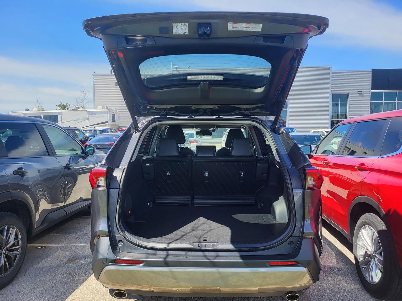 2023 Toyota RAV4 Hybrid Limited Photo