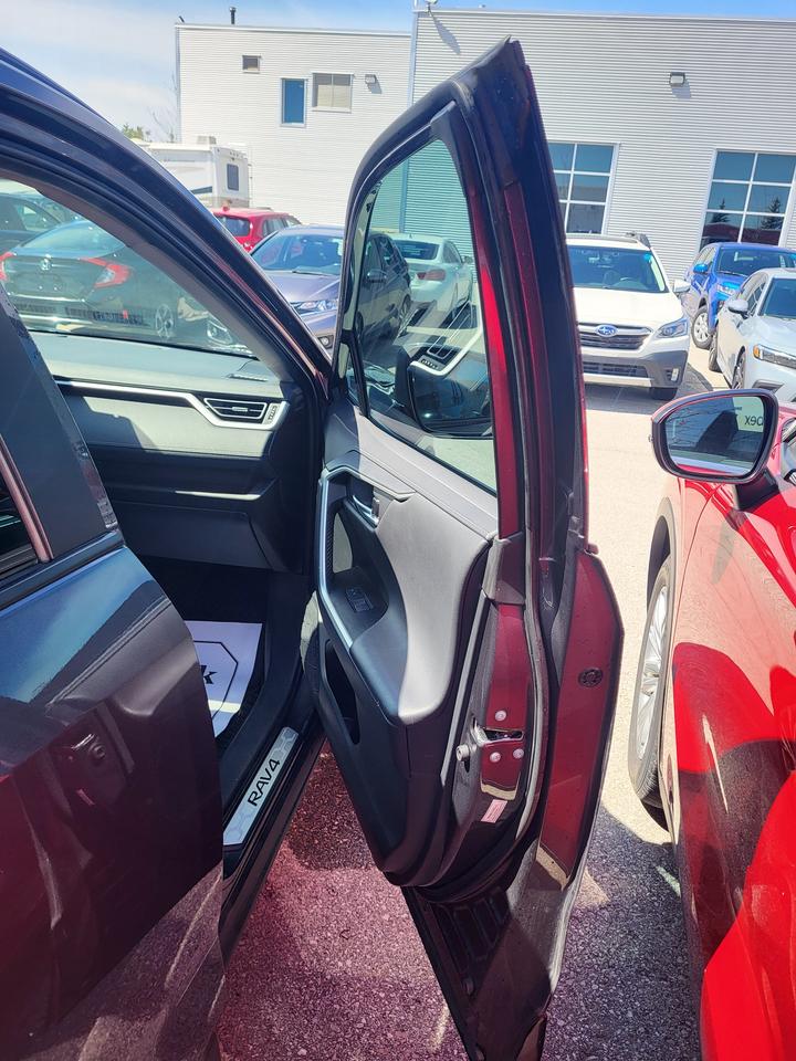 2023 Toyota RAV4 Hybrid Limited Photo