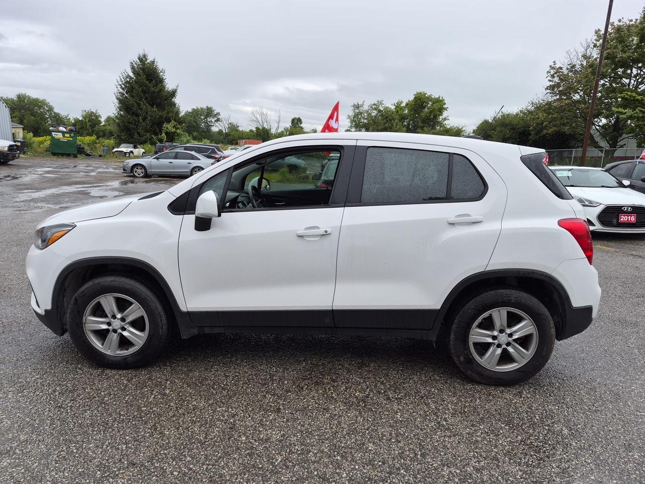 2019 Chevrolet Trax AWD 4dr LS Photo3