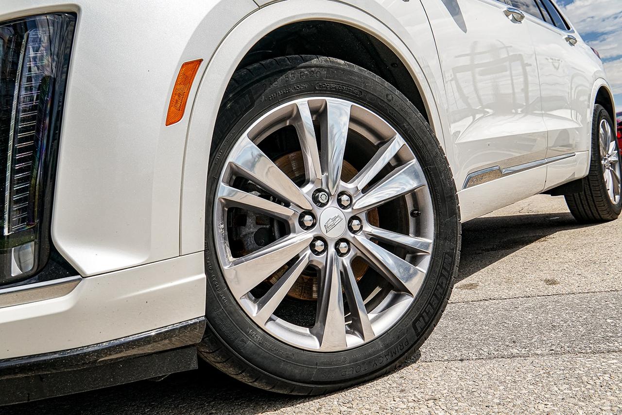 2023 Cadillac XT6 Premium Luxury |AWD|6 PASS| NAVI|PANO|CAM|LOW KM!! Photo3
