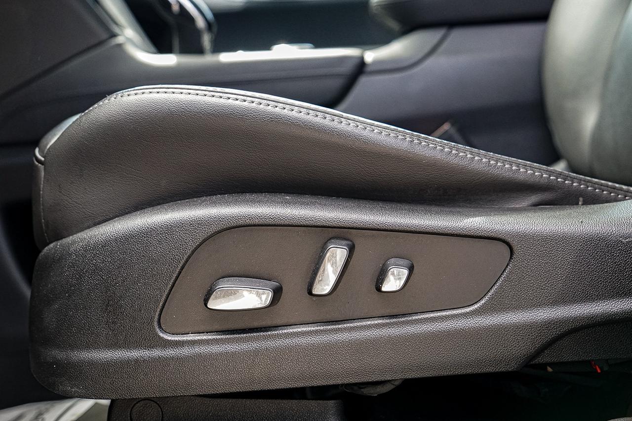 2023 Cadillac XT6 Premium Luxury |AWD|6 PASS| NAVI|PANO|CAM|LOW KM!! Photo